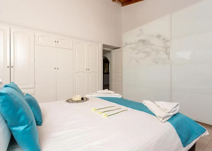 Stone House * Neo Chorio